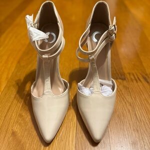 C.C Cream Pointed Toe Heels
